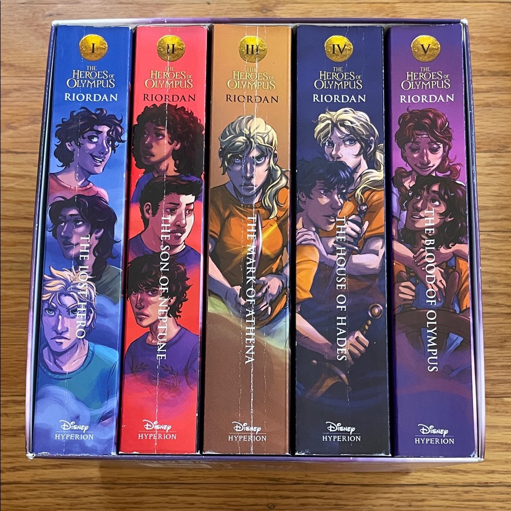 Heroes of Olympus Book Set - Multicolor